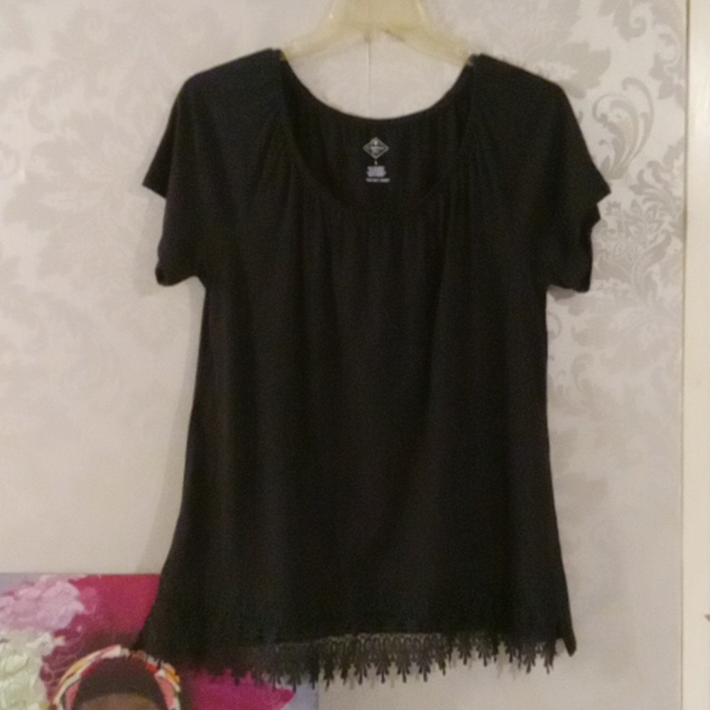 St. John's Bay Black Top L